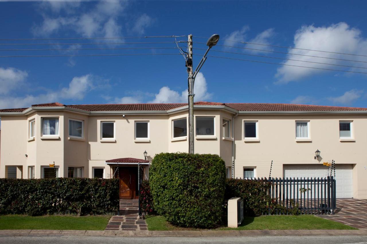 Lala Panzi Bed & Breakfast 4*
